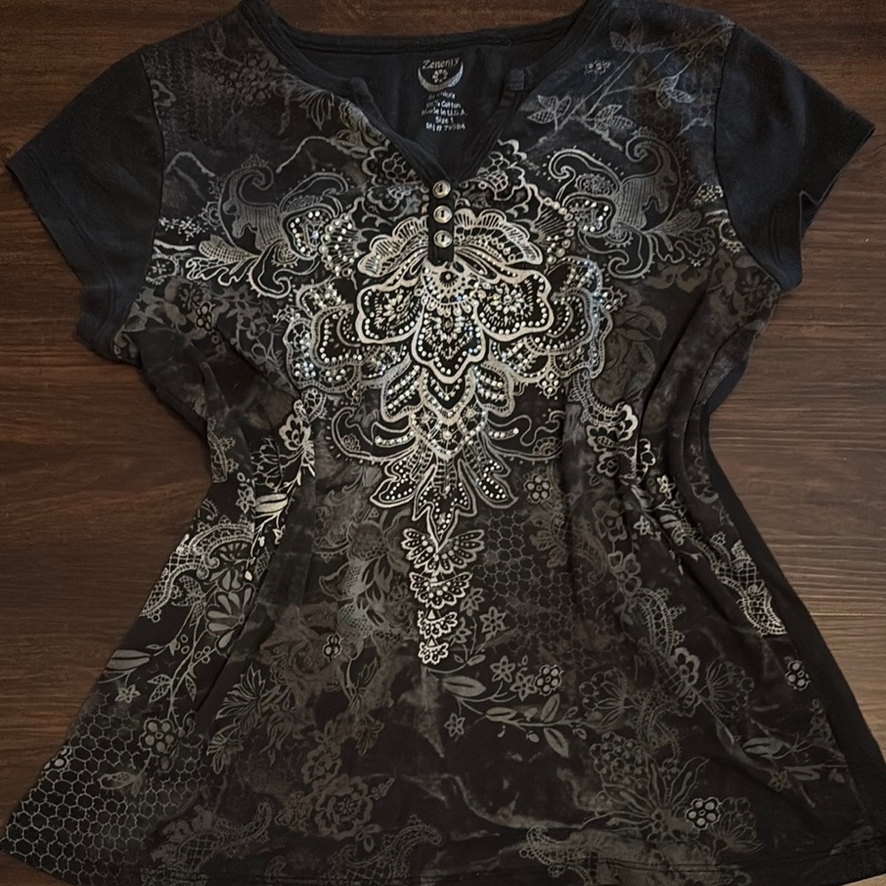 Black and Gray Patterned Women's Top